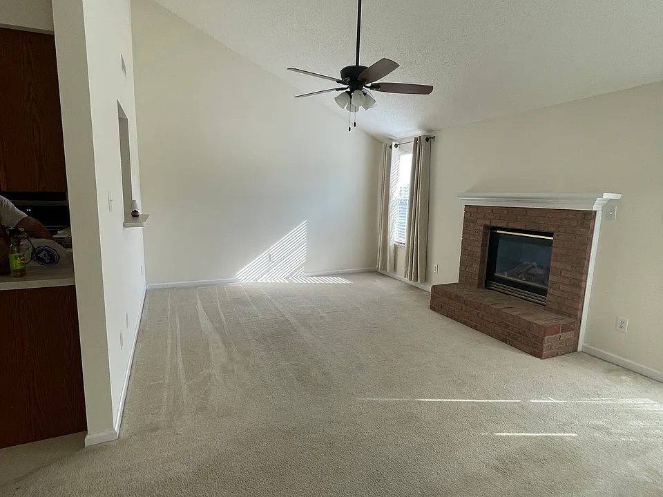 8024 Stablegate Way