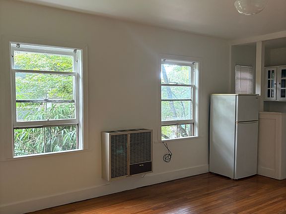 2nd image of 2102 SE 12th Ave #10