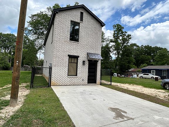 2nd image of 4747 Peerless St