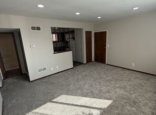 46 Bradford St APT 1, Seward, NE 68434