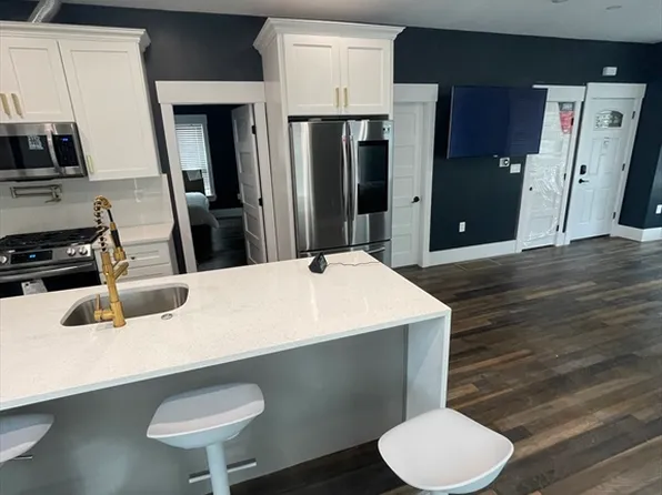 56 Central Ave, Hyde Park, MA 02136