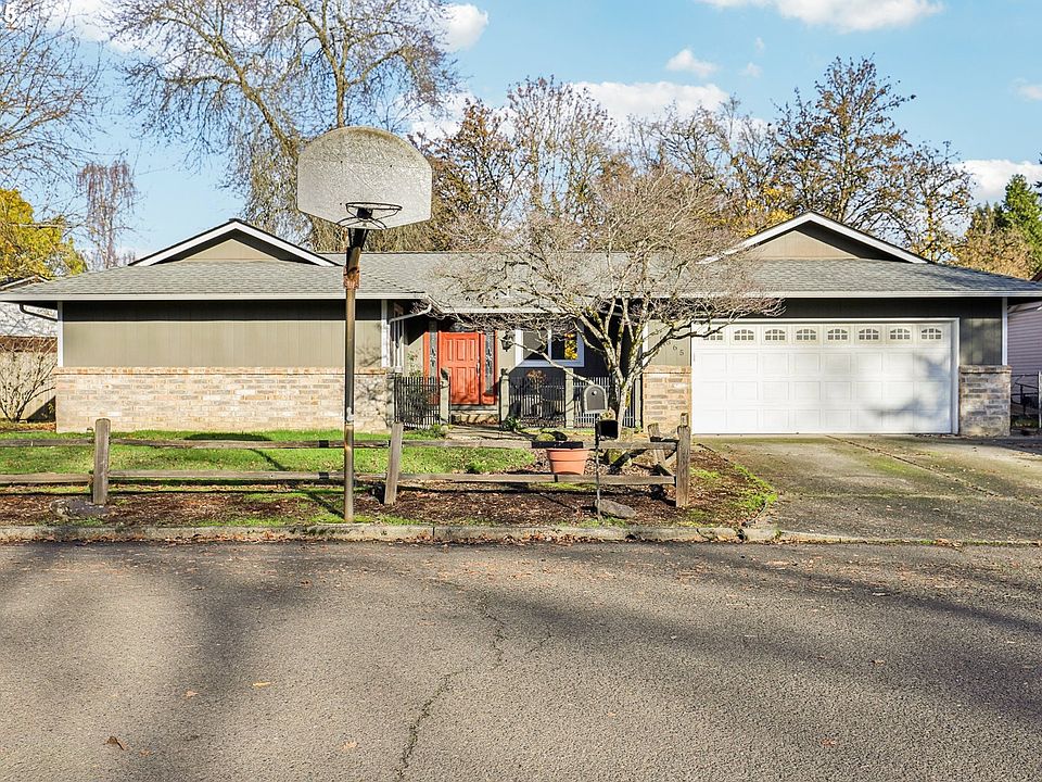 1st image of 16365 SE Sterling Cir