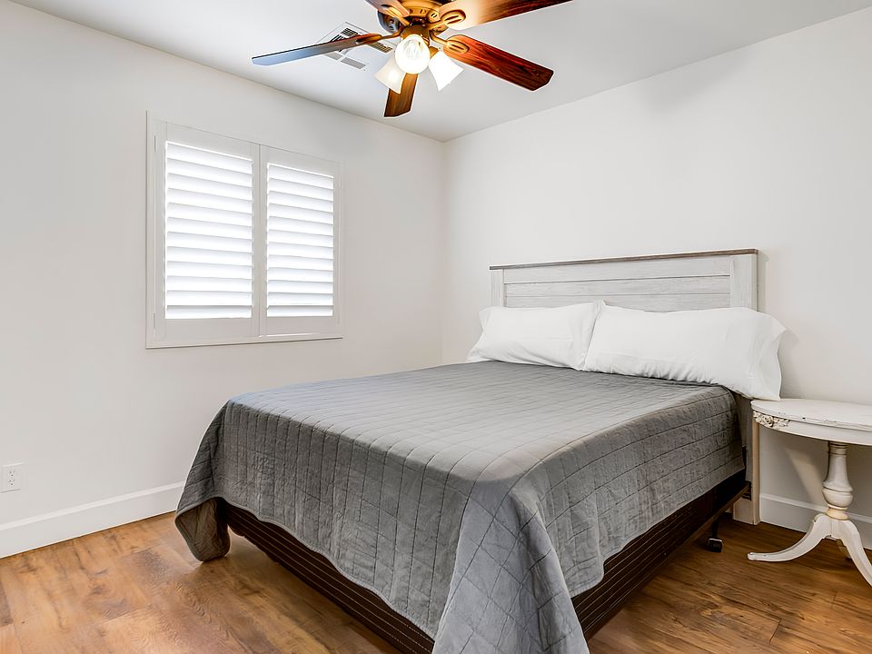 Queen bed