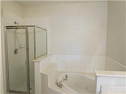 4th image of 2923 Rosefield Dr
