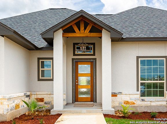 3rd image of 114 Las Palomas Dr