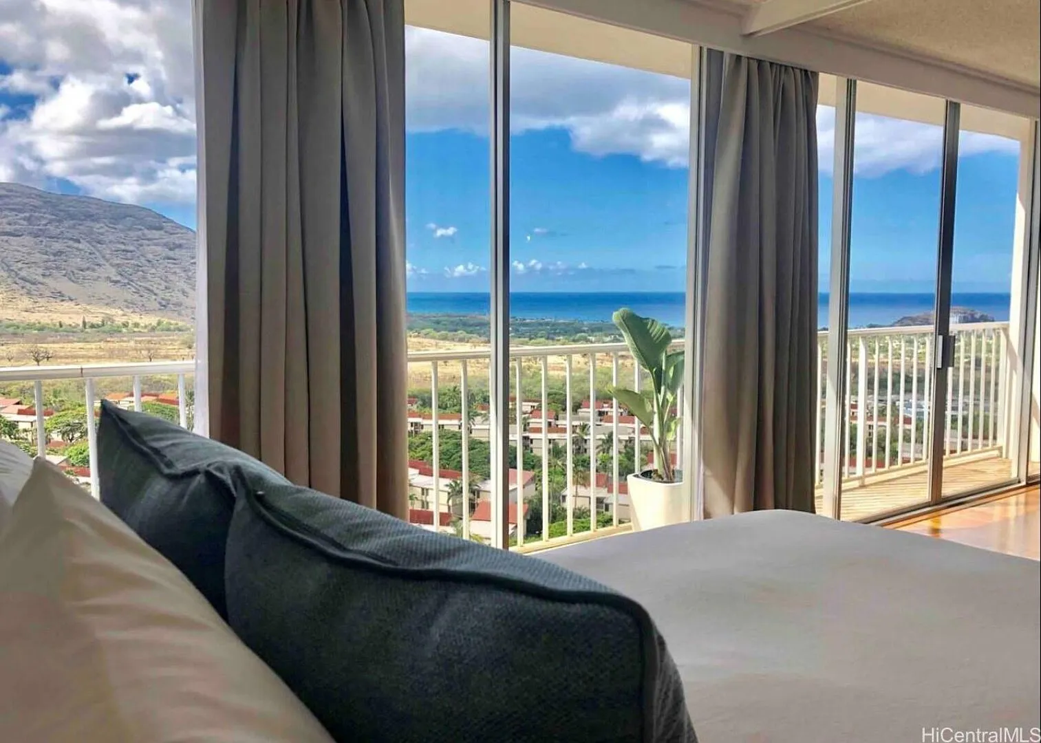 Makaha Valley Oasis 1-Bedroom — Photo 1