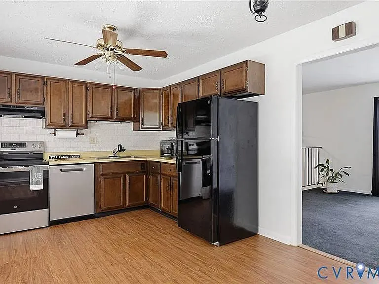 4 bed, 1632 sqft, $2,400 — Photo 4