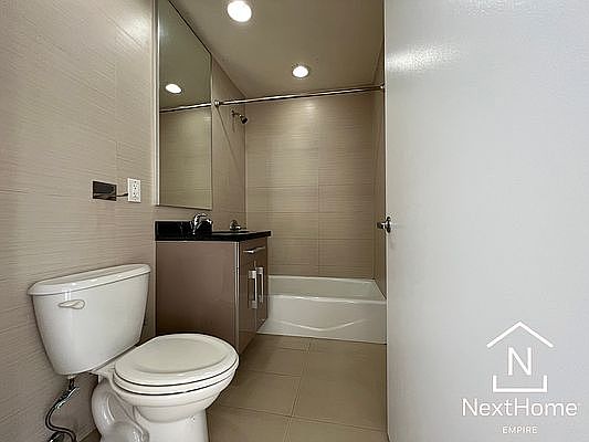 5th image of 40-07 73rd St #3B