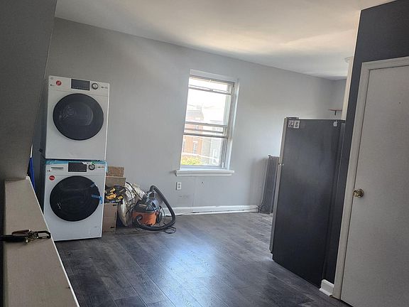 3rd image of 2400 E Dauphin St APT 3