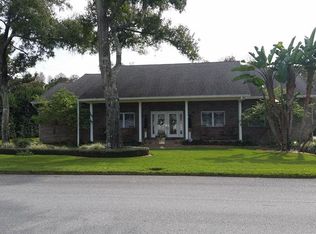 234 Dennison Rd, Lutz, FL 33548