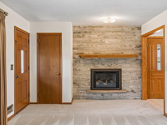 3rd image of 715 108th Ln NW