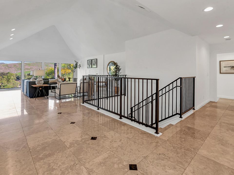 1st image of 31511 Paseo Christina