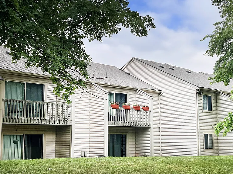 Hunter's Creek Apartments — Photo 18