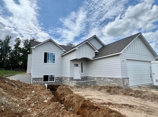 1213 Saint Patricks Dr, Chapman, KS 67431