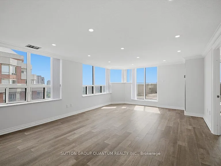 335 Webb Dr #Penthouse 106 — Photo 20