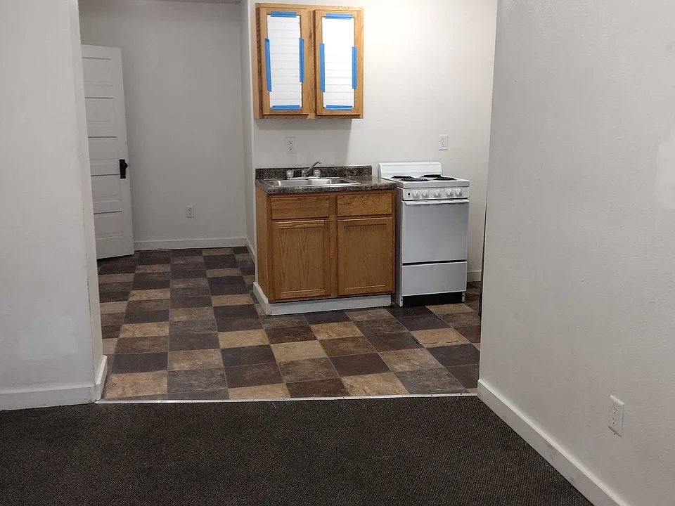 811 N Duluth Ave