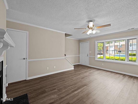 5th image of 100 Kristin Drive #2d