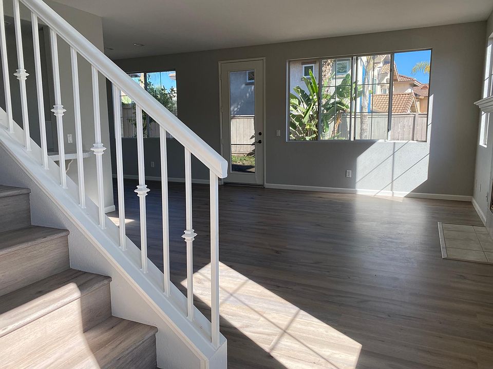 Entrance, Living Room