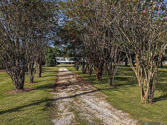 3rd image of 22350 State Highway 1032