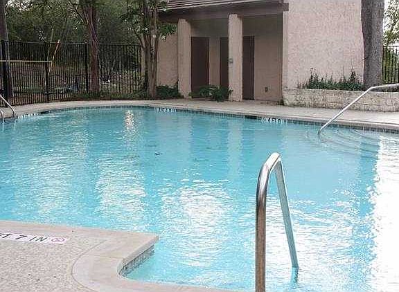 3rd image of 6810 Deatonhill Dr APT 304