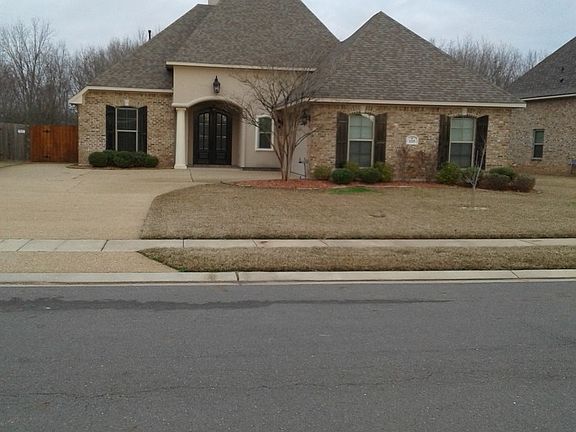 2nd image of 225 Arrowhead Dr
