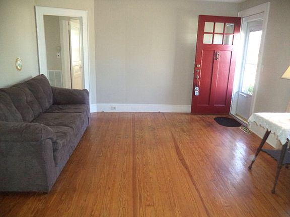 2nd image of 806 Jefferson St
