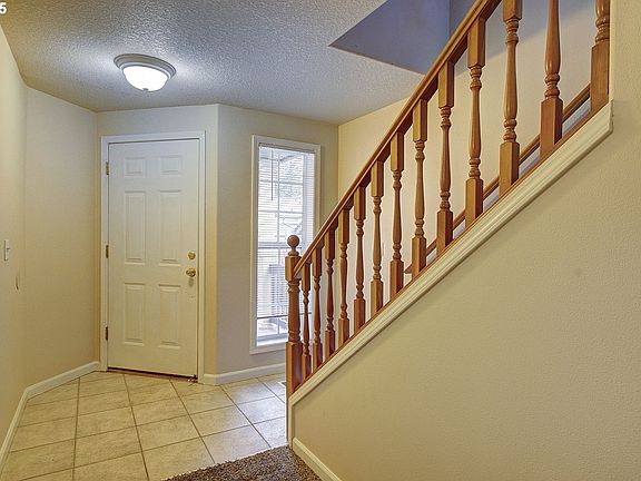 4th image of 2103 NE 137th Ct