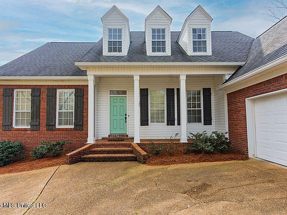 3rd image of 102 Hickory Hills Dr