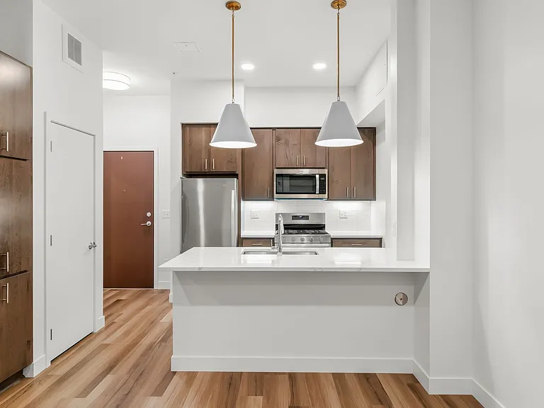 Rivergate Apartments — Photo 36
