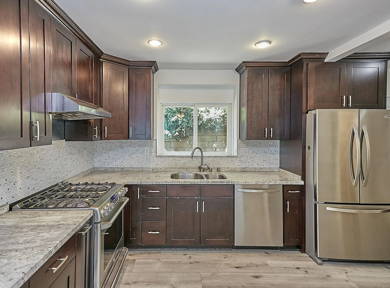 1603 Sargent Pl — Photo 1
