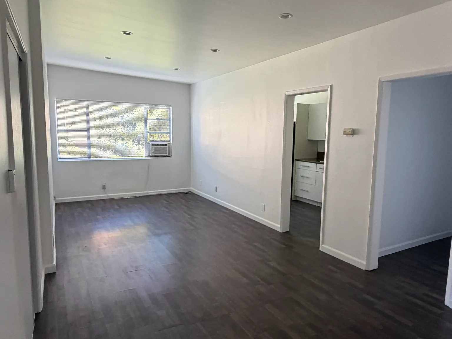 1213 Gordon St — Photo 2