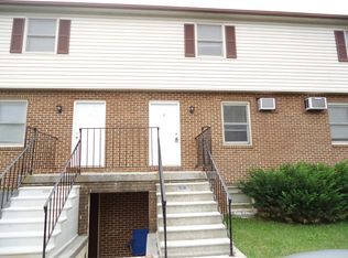 2440 1st St #2, Middletown, VA 22645
