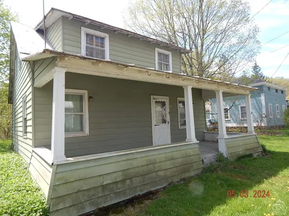 16 County Route 351, Medusa, NY 12120