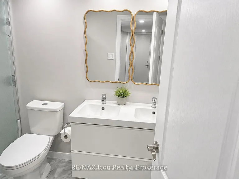 165 Rockcliffe Dr #B — Photo 5