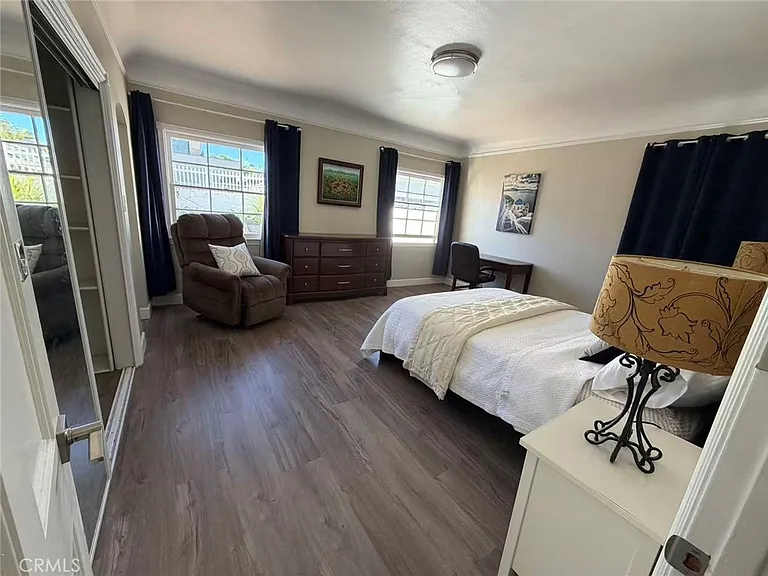 113 N Doheny Dr — Photo 8