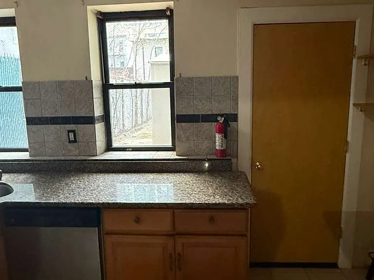 287 Summit Ave — Photo 4