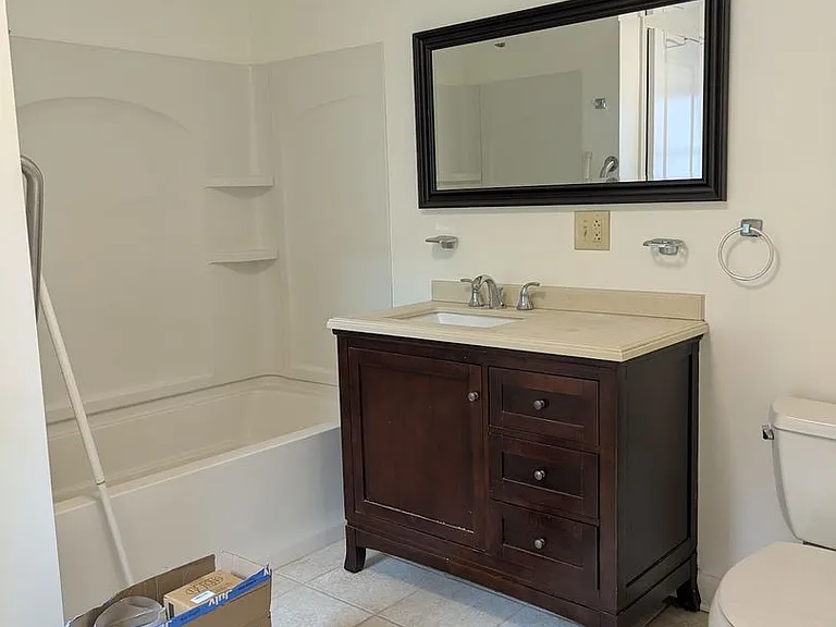 55 Boys Ave — Photo 17