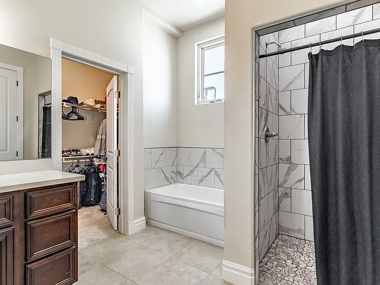2070 S Araby Rd — Photo 30