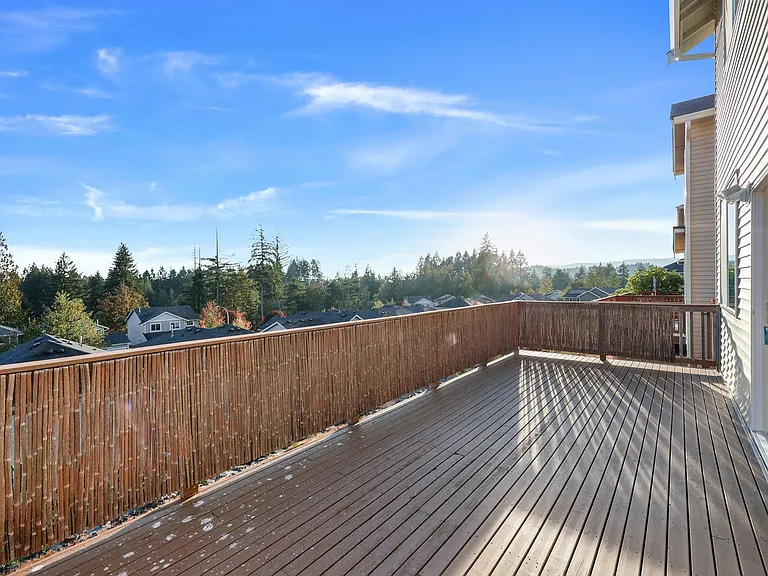 1061 Ebbets Dr SW — Photo 36