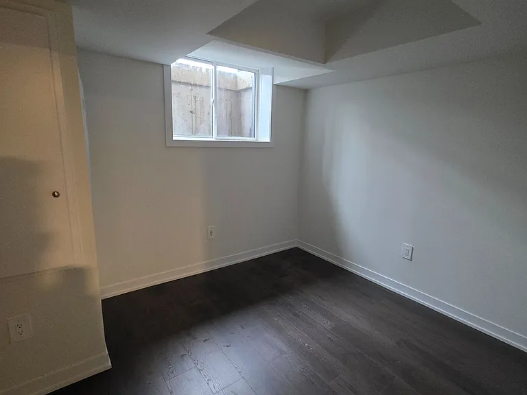 28 Green Gardens Blvd #BASEMENT — Photo 4