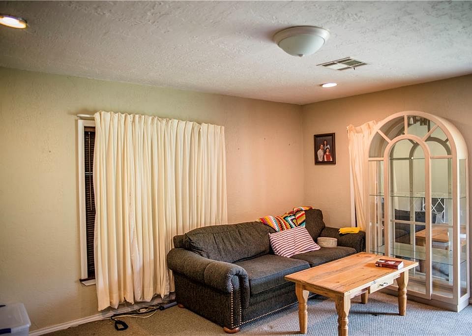2nd image of 311 Harris Dr