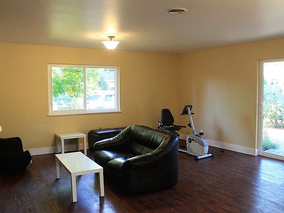 4th image of 695 Giannini Dr