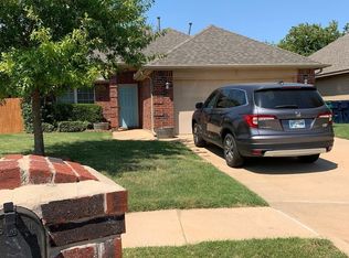 9317 NW 76th St, Yukon, OK 73099
