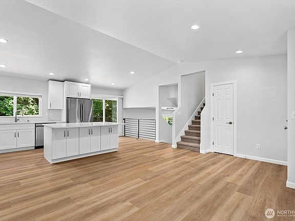 4th image of 27526 43rd Avenue S