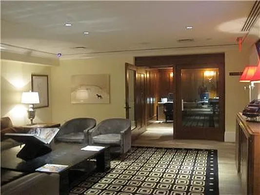 Rented by R New York | media 97