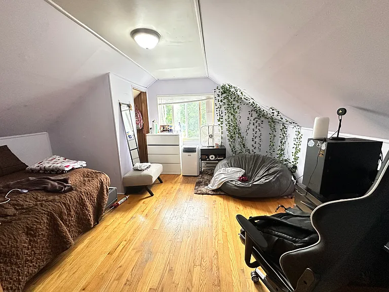142 W Adams St #2 — Photo 6