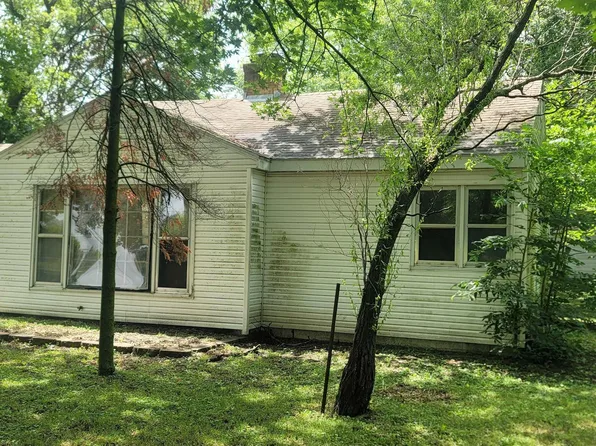 2775 Logan Ave, Waterloo, IA 50703