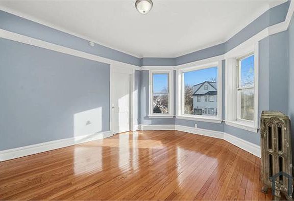 3rd image of 7442 S Langley Ave #2F