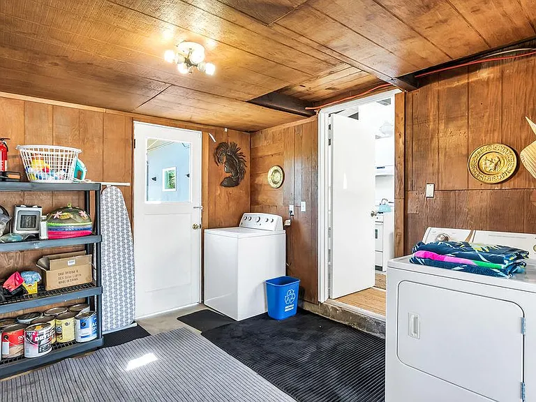 Madrone Rd — Photo 35