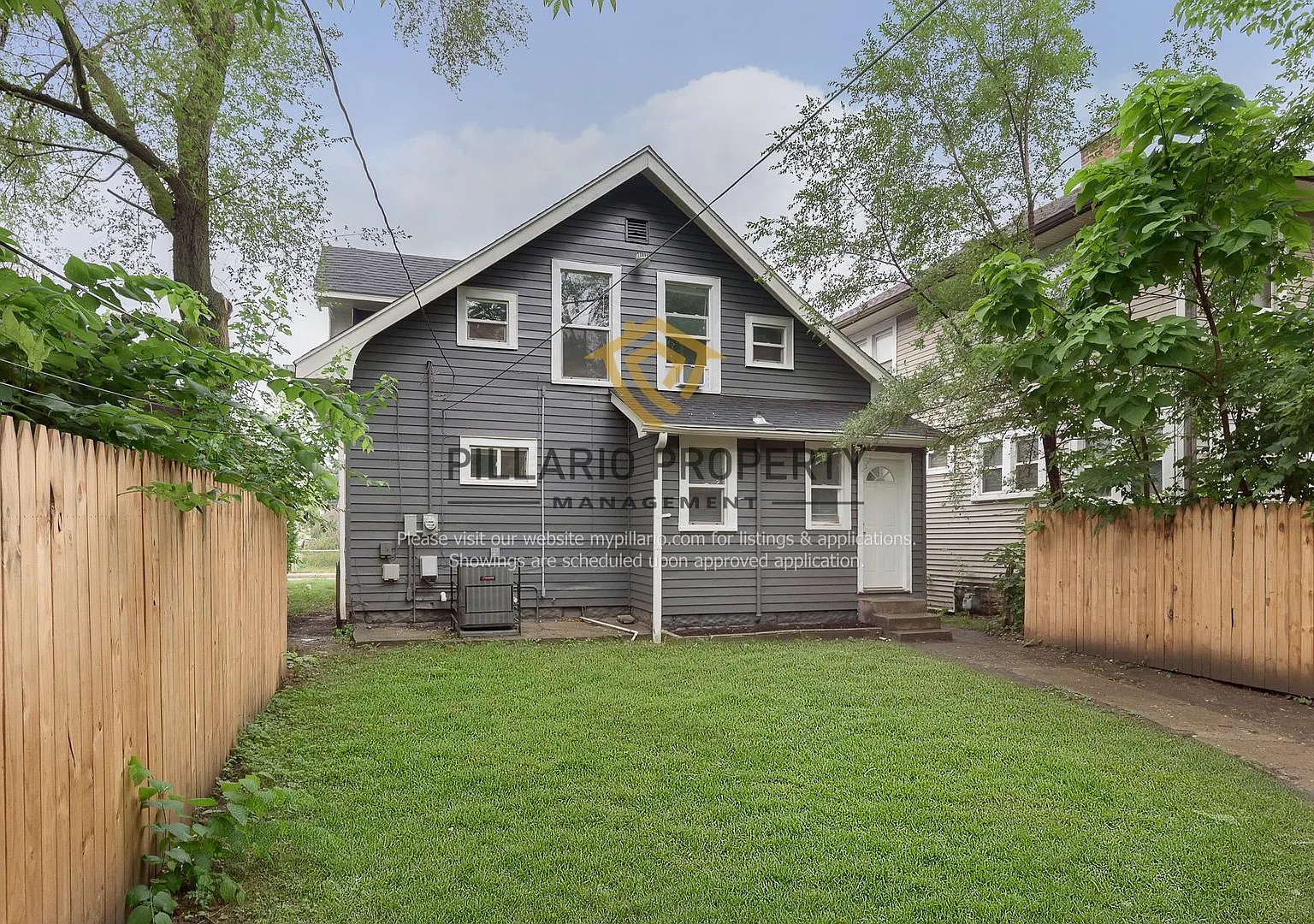 2 Bedroom 1.5 Bathroom Near Tuxedo Park & Emerson Heights, Available NOW! — Photo 3